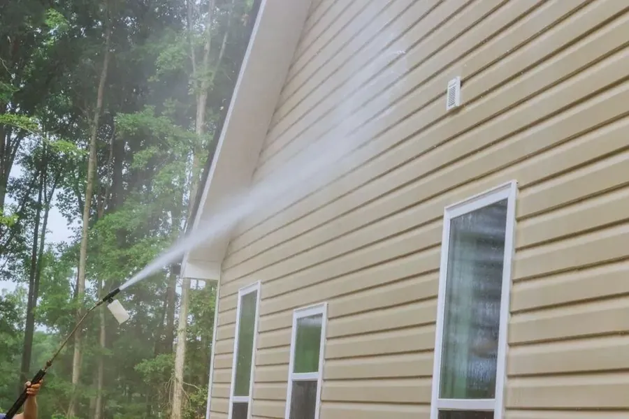Exterior house cleaning in Christchurch
